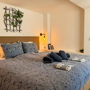 Old Fisherman's Corner 10 - Centro Old Town Apartment
